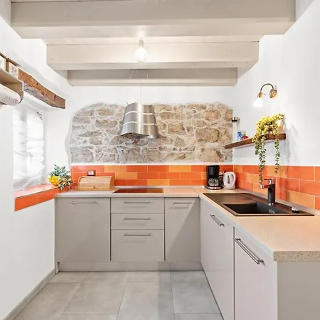 Casa In Centro - * Brtonigla